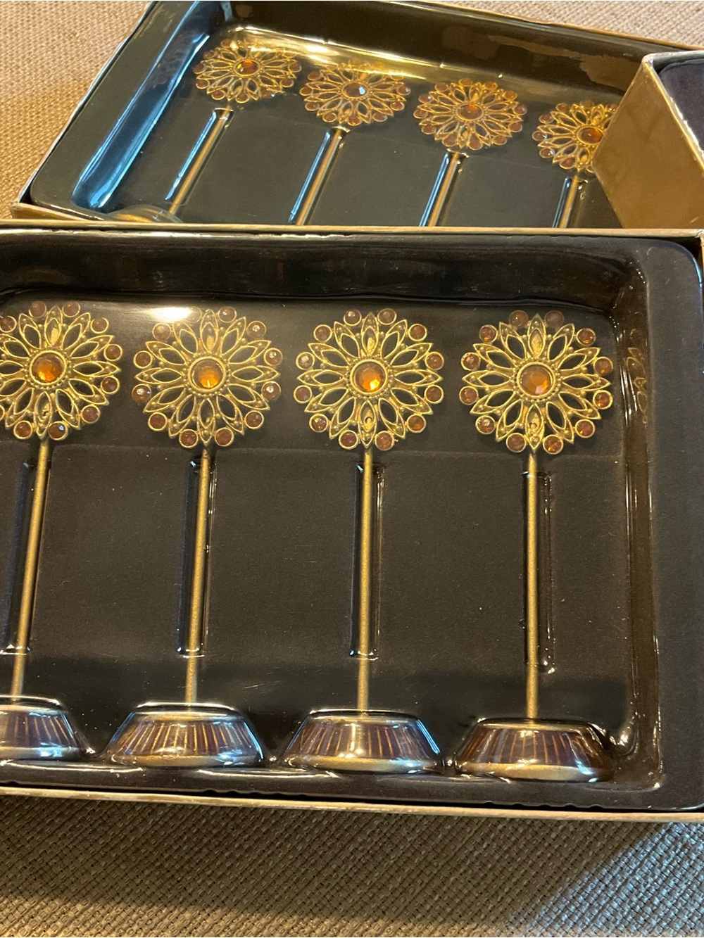 TARGET Gold Floral Place Card Holders with Jeweled Amber Centers - Set of 4